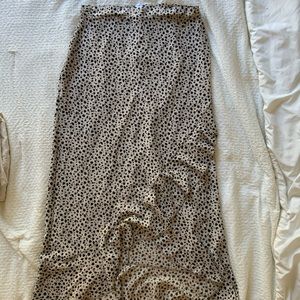 Pretty Little Thing Spotted Midi Skirt